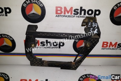 Рамка задней правой ручки двери бмв е39 из Японии