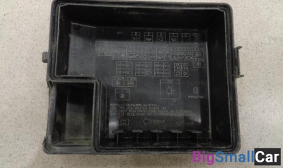 Крышка блока предохранителей от Mitsubishi Airtrek 2001-2005 - купить Адлере