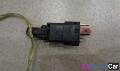 Датчик включения стоп-сигнала от Saab 9-5 1997-2010 - купить Адлере