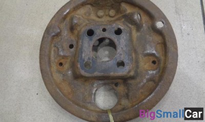 Щит опорный задний правый от Renault 21 1986-1994 - купить Адлере