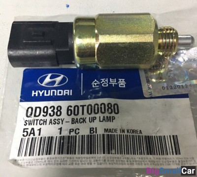 Датчик заднего хода Hyundai HD QD93860T00080